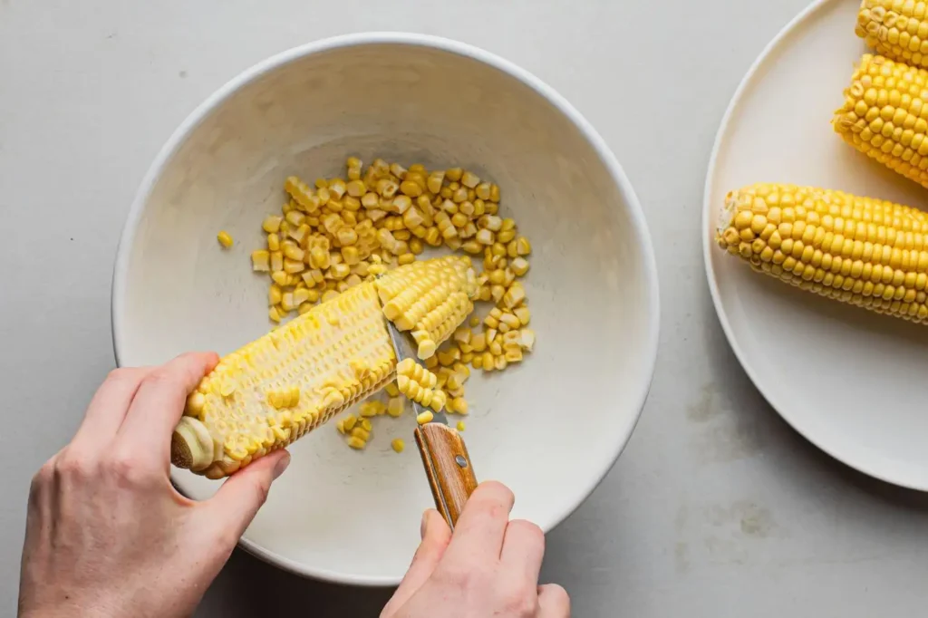 Cách làm bánh ngô chiên giòn rụm thơm ngon ăn là ghiền