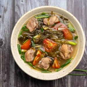 Cách làm canh sườn non nấu dưa chua thơm ngon hấp dẫn đưa cơm ngày hè