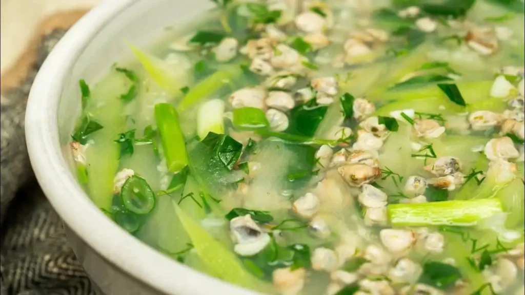 Cách làm canh hến nấu khế chua ngon quên lối về