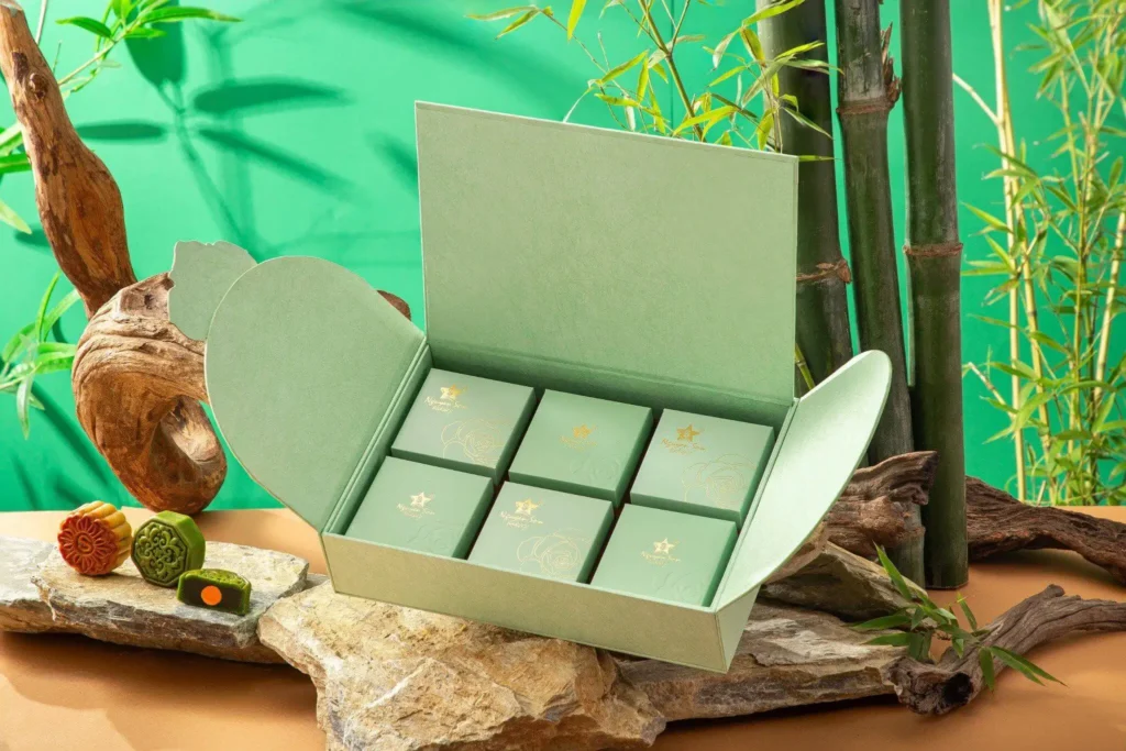 Bánh trung thu Nguyễn Sơn Bakery hộp Lục Bảo Ngọc