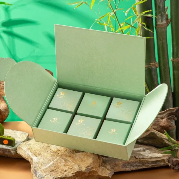 Bánh trung thu Nguyễn Sơn Bakery hộp Lục Bảo Ngọc