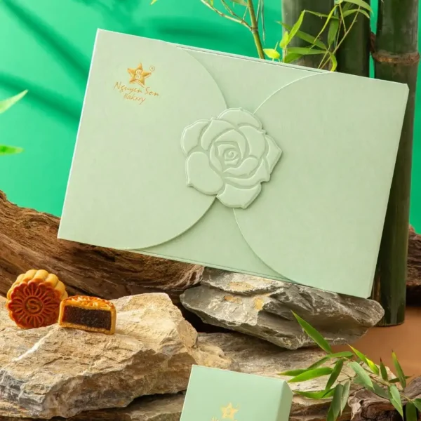 Bánh trung thu Nguyễn Sơn Bakery hộp Lục Bảo Ngọc