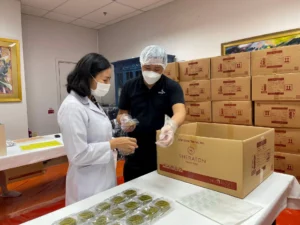 Kiểm tra chất lượng bánh Trung thu tại khách sạn Sheraton Hanoi